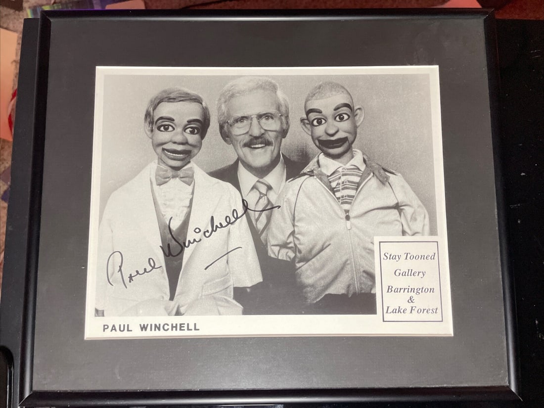 Paul Winchell Signed Photograph with COA Vintage TV Show 11x13: Paul Winchell Signed Photograph with COA Vintage TV Show 11x13 This original vintage publicity photograph features the signature of Paul Winchell, a celebrated television personality and puppeteer. Th