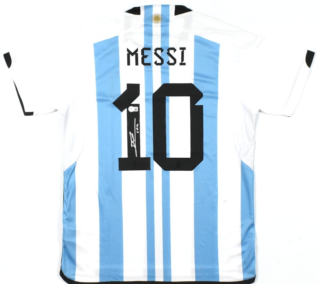Lionel Messi Signed Argentina FC Jersey #10 Beckett Authenticated: Lionel Messi Signed Argentina FC Jersey #10 Beckett Authenticated Celebrate your love for soccer with this original signed jersey from Lionel Messi, the legendary player of Argentina FC. This white je