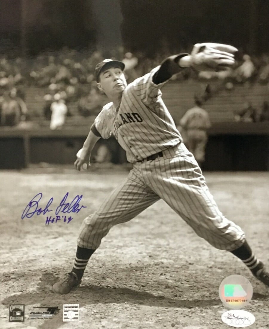 Bob Feller Signed 8x10 B&W Photo Cleveland Indians JSA Authenticated: Bob Feller Signed 8x10 B&W Photo Cleveland Indians JSA Authenticated This is an original signed 8x10 black and white photograph of legendary pitcher Bob Feller, known for his time with the Cleveland I