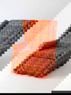Retro 1970s Red Gold Plaid Recliner Chair with Tufted Back: Retro 1970s Red Gold Plaid Recliner Chair with Tufted Back This vintage 1970s plaid recliner is a classic lounge chair featuring a striking red and gold plaid tweed design, complete with a tufted back
