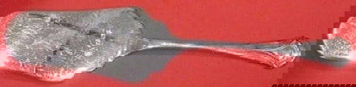 Bellotto Lui Sterling Silver Pie Server 10.5 Inch Flat Handle: Bellotto Lui Sterling Silver Pie Server 10.5 Inch Flat Handle Presenting a stunning pie server from the Lui pattern by Bellotto, crafted from high-quality sterling silver. This elegant cake or pie ser