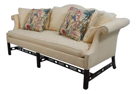 Elegant Southwood Mahogany Chippendale Sofa with Fine Carvings: Elegant Southwood Mahogany Chippendale Sofa with Fine Carvings This Southwood Mahogany Chippendale Style Sofa is a stunning piece that showcases fine carved details and high-quality construction. Desi