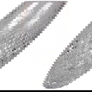 Antique Hawkes School Cut Crystal Maple Leaf Vase 20th Century: Antique Hawkes School Cut Crystal Maple Leaf Vase 20th Century This exquisite Antique Hawkes School Brilliant Cut Crystal Maple Leaf Vase showcases a stunning ovoid form, elegantly designed with intri