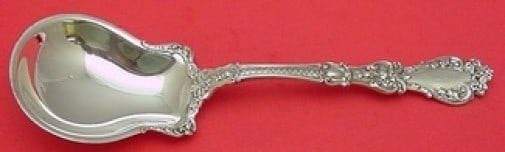 Gorham Henry II Sterling Silver Berry Spoon 9" Serving Spoon: Gorham Henry II Sterling Silver Berry Spoon 9" Serving Spoon This exquisite serving spoon is a 9" berry spoon from the Henry II pattern by Gorham. Crafted from sterling silver, it showcases the timele