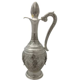 Elegant 925 Sterling Silver Wine Bottle with Leaf Applique 14.50": Elegant 925 Sterling Silver Wine Bottle with Leaf Applique 14.50" This exquisite wine bottle is crafted from fine 925 sterling silver, showcasing intricate handmade chased leaf applique designs. The b
