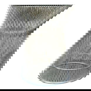 Mid-Century Modern Chrome Side Table Inspired by Platner: Mid-Century Modern Chrome Side Table Inspired by Platner This exquisite Mid-Century Modern side table is inspired by Warren Platner's iconic design, featuring a striking chrome wire base that showcase