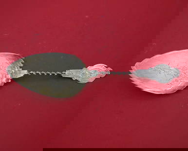 Medallion Coin Silver Cake Pie Server 9 1/4" Brite-Cut Twist Handle: Medallion Coin Silver Cake Pie Server 9 1/4" Brite-Cut Twist Handle This exquisite Medallion Cake/Pie Server features a beautiful brite-cut twist handle, showcasing the elegant Medallion pattern. Craf