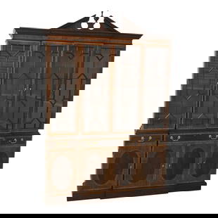 Councill Craftsmen Mahogany Breakfront China Cabinet 60x14.5x79 Traditional Design: Councill Craftsmen Mahogany Breakfront China Cabinet 60x14.5x79 Traditional Design This exquisite Banded Mahogany Breakfront China Cabinet, crafted by Councill Craftsmen, showcases high-quality constr