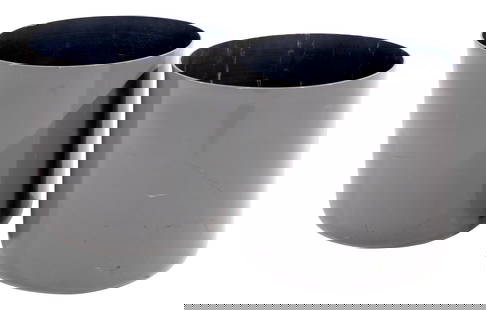 Pair of 1970s Aluminum Planters by Paul Mayen for Habitat: Pair of 1970s Aluminum Planters by Paul Mayen for Habitat Great pair of architectural planters designed by Paul Mayen for Habitat, circa 1970's. The planters are of solid aluminum, having gray exterio