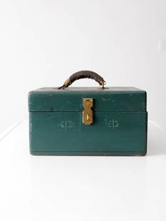 Vintage Green Wooden Tool Box with Leather Handle and Brass Lock: Vintage Green Wooden Tool Box with Leather Handle and Brass Lock Enhance your workspace organization with this vintage wooden tool box. Finished in a charming painted green, it features a durable