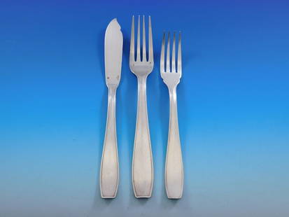 Christofle Atlas Silverplate Flatware Set 24 Pieces with Storage Chest: Christofle Atlas Silverplate Flatware Set 24 Pieces with Storage Chest Introducing the Atlas by Christofle France Silverplate Flatware Set, a timeless collection perfect for enhancing your dining expe