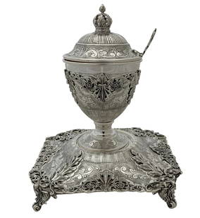 Elegant 925 Sterling Silver Handmade Leaf Honey Dish & Tray Set: Elegant 925 Sterling Silver Handmade Leaf Honey Dish & Tray Set This exquisite handmade honey dish and tray set is crafted from fine 925 sterling silver, featuring intricate chased swirl leaf applique