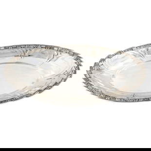 Alvin Silver 1928 Sterling Silver Art Deco Breadbasket 11 x 6 x 1.5: Alvin Silver 1928 Sterling Silver Art Deco Breadbasket 11 x 6 x 1.5 This exquisite Sterling Silver Art Deco breadbasket, crafted by Alvin Silver in 1928, showcases the glamour of the 1920s with its sy