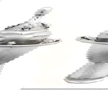 Elegant 925 Sterling Silver Honey Dish with Crystal Leaf Design: Elegant 925 Sterling Silver Honey Dish with Crystal Leaf Design This exquisite honey dish and tray set is crafted from fine .925 sterling silver, showcasing a beautiful diamond cut leaf applique desig