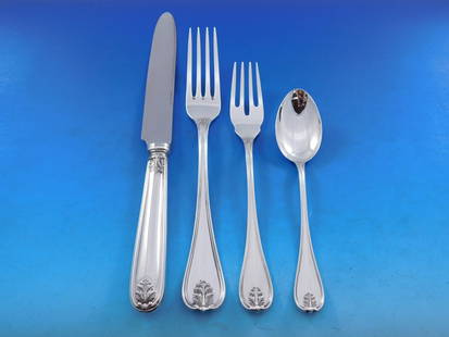 Buccellati Laura Sterling Silver Flatware Set 32 pcs Italy 8 Service: Buccellati Laura Sterling Silver Flatware Set 32 pcs Italy 8 Service Experience the timeless elegance of the Laura flatware set by Buccellati, renowned for its exquisite craftsmanship and classic desi