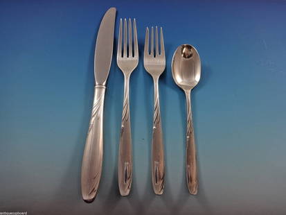 Gorham Willow Sterling Silver Flatware Set for 8 with Storage Chest 32 Pieces: Gorham Willow Sterling Silver Flatware Set for 8 with Storage Chest 32 Pieces Enhance your dining experience with the exquisite Willow by Gorham Sterling Silver Flatware Service for 8. This 32-piece s