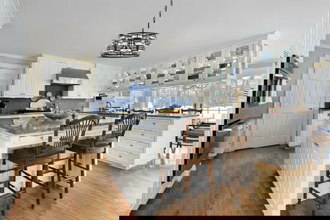 Kennedy Modern Black Crystal Chandelier 3-Light 16.5in Adjustable: Kennedy Modern Black Crystal Chandelier 3-Light 16.5in Adjustable Illuminate your space with this stunning Black Modern Dining Room Kitchen Crystal Chandelier. Featuring a sleek black finish, this