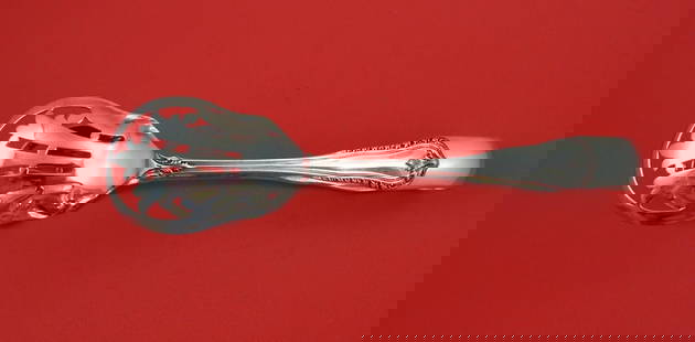 Dominick & Haff Acanthus Sterling Silver Ice Tong 7 Inch Serving Piece: Dominick & Haff Acanthus Sterling Silver Ice Tong 7 Inch Serving Piece Discover the elegance of the Acanthus ice tongs by Dominick & Haff, crafted from high-quality sterling silver. This exquisite ser