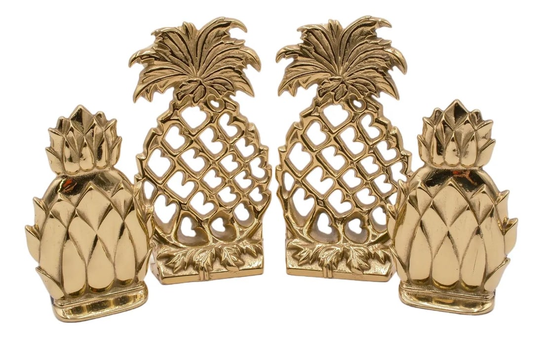 Virginia Metalcrafters Brass Pineapple Bookends Set of 2 Colonial Williamsburg: Virginia Metalcrafters Brass Pineapple Bookends Set of 2 Colonial Williamsburg Enhance your literary space with these exquisite Colonial Williamsburg Brass Pineapple Bookends, crafted by Virginia Meta