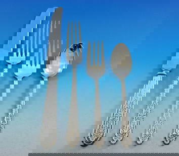 Lunt Mary II Sterling Silver Flatware Set for 8 with R Monogram 36 pcs: Lunt Mary II Sterling Silver Flatware Set for 8 with R Monogram 36 pcs Elevate your dining experience with the exquisite Mary II Sterling Silver Flatware Set by Lunt. This comprehensive 36-piece set a