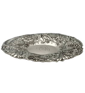 Antique 925 Sterling Silver Floral Repousse Oval Dish 330g: Antique 925 Sterling Silver Floral Repousse Oval Dish 330g This exquisite antique serving dish is crafted from 925 sterling silver, showcasing a stunning handmade heavy floral repousse design. The dis
