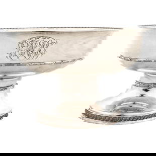 Tiffany & Co Sterling Silver Bowl 6 x 9 in 1944 Monogrammed: Tiffany & Co Sterling Silver Bowl 6 x 9 in 1944 Monogrammed This exquisite sterling silver bowl by Tiffany & Company showcases a refined elegance, characterized by its graceful silhouette and fluid fo