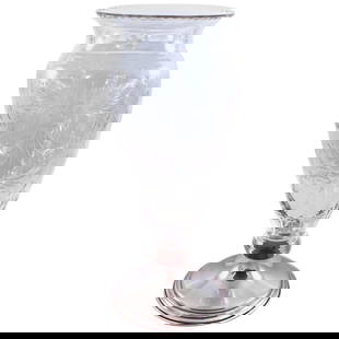 Hawkes Crystal Vase with Sterling Silver Base 13 in 1910s Elegance: Hawkes Crystal Vase with Sterling Silver Base 13 in 1910s Elegance This exquisite vase combines the elegance of crystal and the luxury of sterling silver, showcasing the craftsmanship of the Hawkes Gl