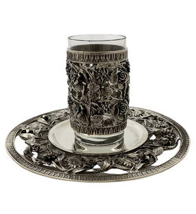 Handmade Italian 925 Sterling Silver Cup & Tray Floral Design 4.25" x 2.25": Handmade Italian 925 Sterling Silver Cup & Tray Floral Design 4.25" x 2.25" This exquisite handmade cup and tray set showcases the artistry of Italian craftsmanship. Made from fine 925 sterling silver