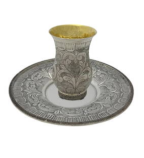 Elegant Handmade 925 Sterling Silver Cup & Tray Set with Chased Design: Elegant Handmade 925 Sterling Silver Cup & Tray Set with Chased Design This exquisite cup and tray set is crafted from fine 925 sterling silver, showcasing a stunning blend of matte and shiny finishes