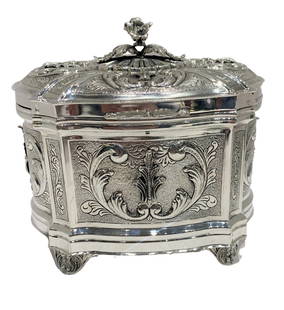 Elegant 925 Sterling Silver Ornate Leaf Esrog Jewelry Box 6.25": Elegant 925 Sterling Silver Ornate Leaf Esrog Jewelry Box 6.25" This exquisite 925 sterling silver Esrog box is a fine example of craftsmanship, featuring intricate handmade chased ornate floral desig