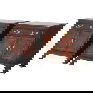 Set of 2 Century Chippendale Style Mahogany Cabinets with Drawer 20th Century: Set of 2 Century Chippendale Style Mahogany Cabinets with Drawer 20th Century This exquisite pair of Century Chippendale Style Mahogany Side Cabinets features a classic design with an elegant upper dr