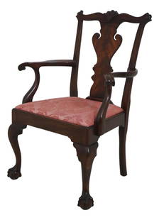 Kittinger Colonial Williamsburg Mahogany Chippendale Armchair Rare Model: Kittinger Colonial Williamsburg Mahogany Chippendale Armchair Rare Model This exquisite Kittinger Colonial Williamsburg armchair features a striking mahogany construction with a rich brown finish. Des