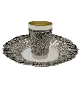 Elegant Italian 925 Sterling Silver Cup & Tray Set with Grape Design: Elegant Italian 925 Sterling Silver Cup & Tray Set with Grape Design Experience the elegance of this Fine Italian 925 Sterling Silver Handmade Multi Leaf Grape Ornate Cup and Tray set. Crafted with me