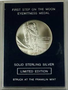 Franklin Mint Apollo 11 Bronze Medal First Moon Landing in Holder: Franklin Mint Apollo 11 Bronze Medal First Moon Landing in Holder Commemorate the historic Apollo 11 mission with this beautifully crafted medal, made of bronze and presented in a holder. This piece c