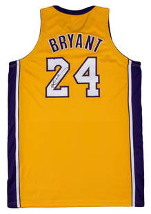 Kobe Bryant Signed 2007-08 Lakers Game Jersey Beckett MEARS Authenticated: Kobe Bryant Signed 2007-08 Lakers Game Jersey Beckett MEARS Authenticated Celebrate the legacy of Kobe Bryant with this authentic 2007-08 Los Angeles Lakers game jersey, personally signed by the baske
