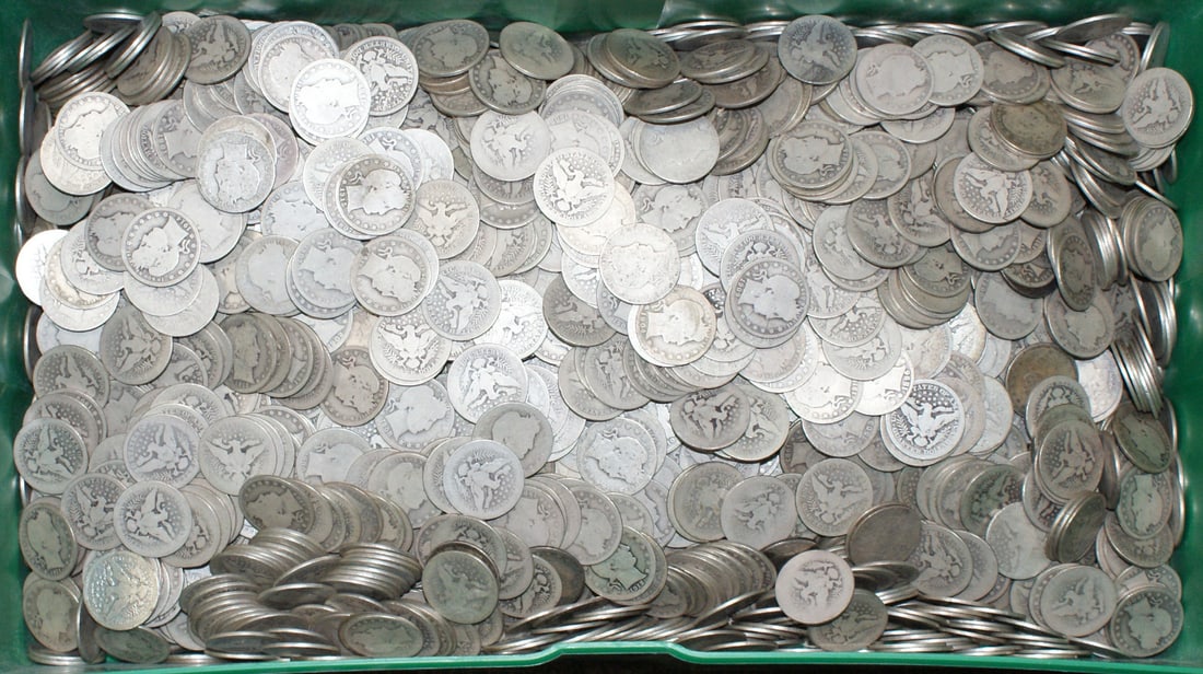 Lot of 10 Silver Barber Quarters 1892-1916 Uncertified: Lot of 10 Silver Barber Quarters 1892-1916 Uncertified This lot features 10 Silver Barber Quarters, minted between 1892 and 1916. Each coin is composed of 90% silver and is classified as circulated. T