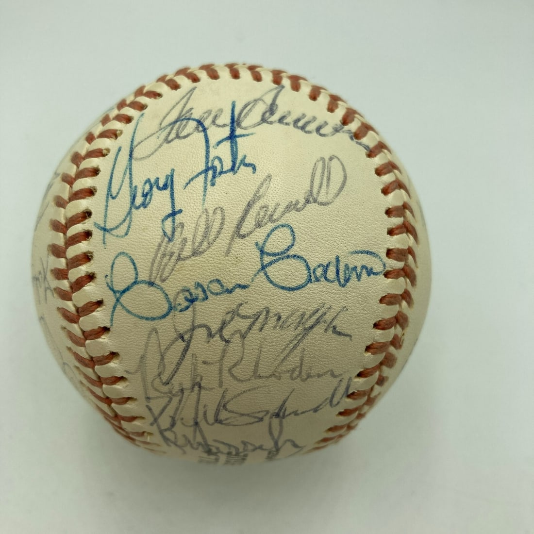 1976 National League All-Star Team Signed Baseball 32 Autographs JSA COA: 1976 National League All-Star Team Signed Baseball 32 Autographs JSA COA This official 1976 National League All-Star baseball is a true collector's item, featuring the signatures of 32 legendary playe