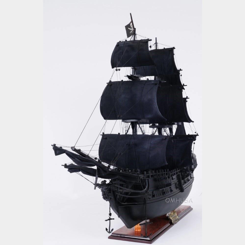 Nautical Black Pearl Pirate Ship Model with Case Display: Nautical Black Pearl Pirate Ship Model with Case Display This exquisite Nautical Black Pearl Model showcases intricate craftsmanship, designed to resemble a pirate ship complete with sails and a pirat