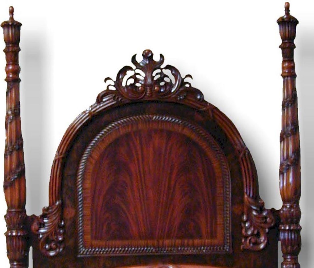 Elegant Traditional Mahogany Queen Poster Bed with Fluted Posts: Elegant Traditional Mahogany Queen Poster Bed with Fluted Posts Experience timeless elegance with this Traditional Mahogany Queen Poster Bed, designed in an antique or vintage style. Crafted with a st