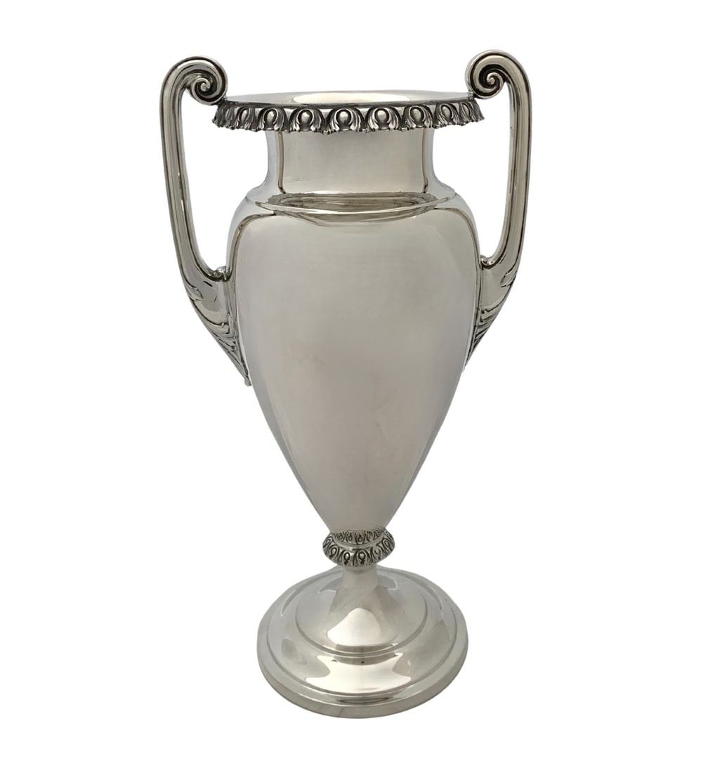 Antique American 925 Sterling Silver Handmade Leaf Amphora Flower Vase: Antique American 925 Sterling Silver Handmade Leaf Amphora Flower Vase This exquisite antique American amphora flower vase is crafted from 925 sterling silver, showcasing a stunning handmade leaf desi