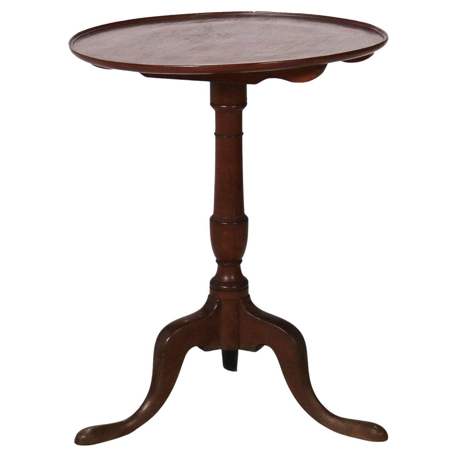 Antique Queen Anne Walnut Tilt Top Table C1770 18th Century: Antique Queen Anne Walnut Tilt Top Table C1770 18th Century This exquisite antique Queen Anne walnut dish top tilt top table dates back to the 18th century, circa 1770. Its elegant design and rich wal