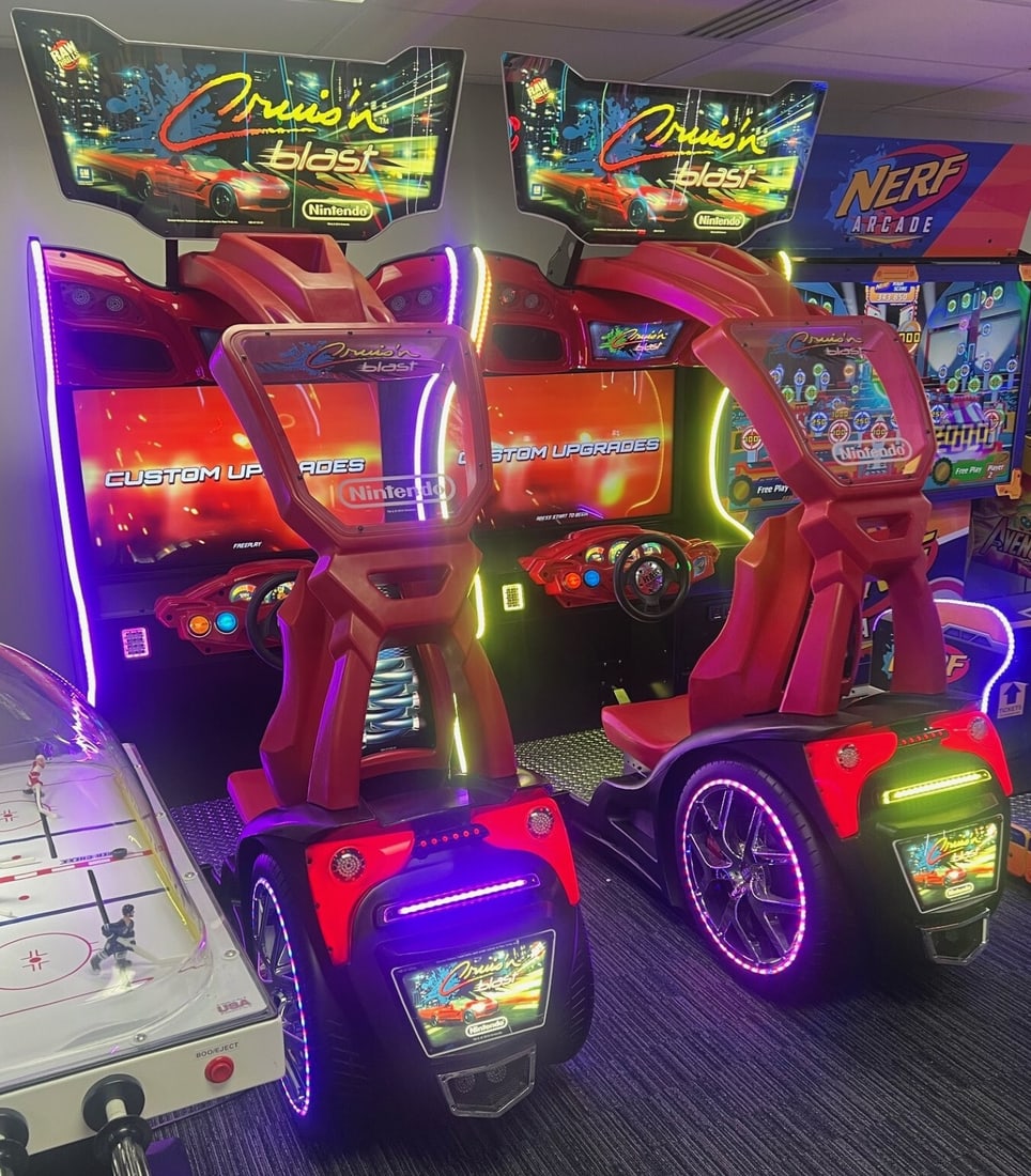 RARE RAW THRILLS CRUIS'N BLAST Arcade Machine 42'' HD Display 2 Player: RARE RAW THRILLS CRUIS'N BLAST Arcade Machine 42'' HD Display 2 Player Experience the thrill of racing with the CRUIS'N BLAST Arcade Machine by RAW THRILLS, a stunning addition for any arcade enthusia