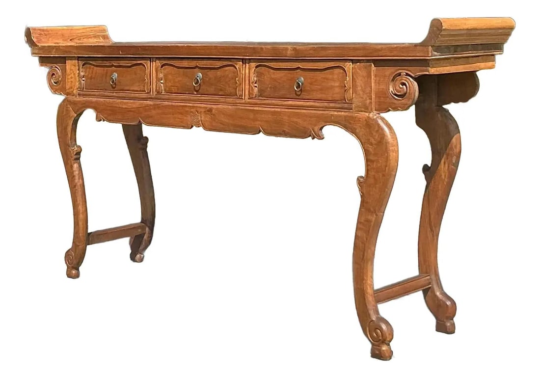 Vintage Asian Reclaimed Wood Console Table with Pagoda Edge: Vintage Asian Reclaimed Wood Console Table with Pagoda Edge Enhance your living space with this exquisite Vintage Asian-style Console Table, meticulously crafted from reclaimed wood that showcases a r