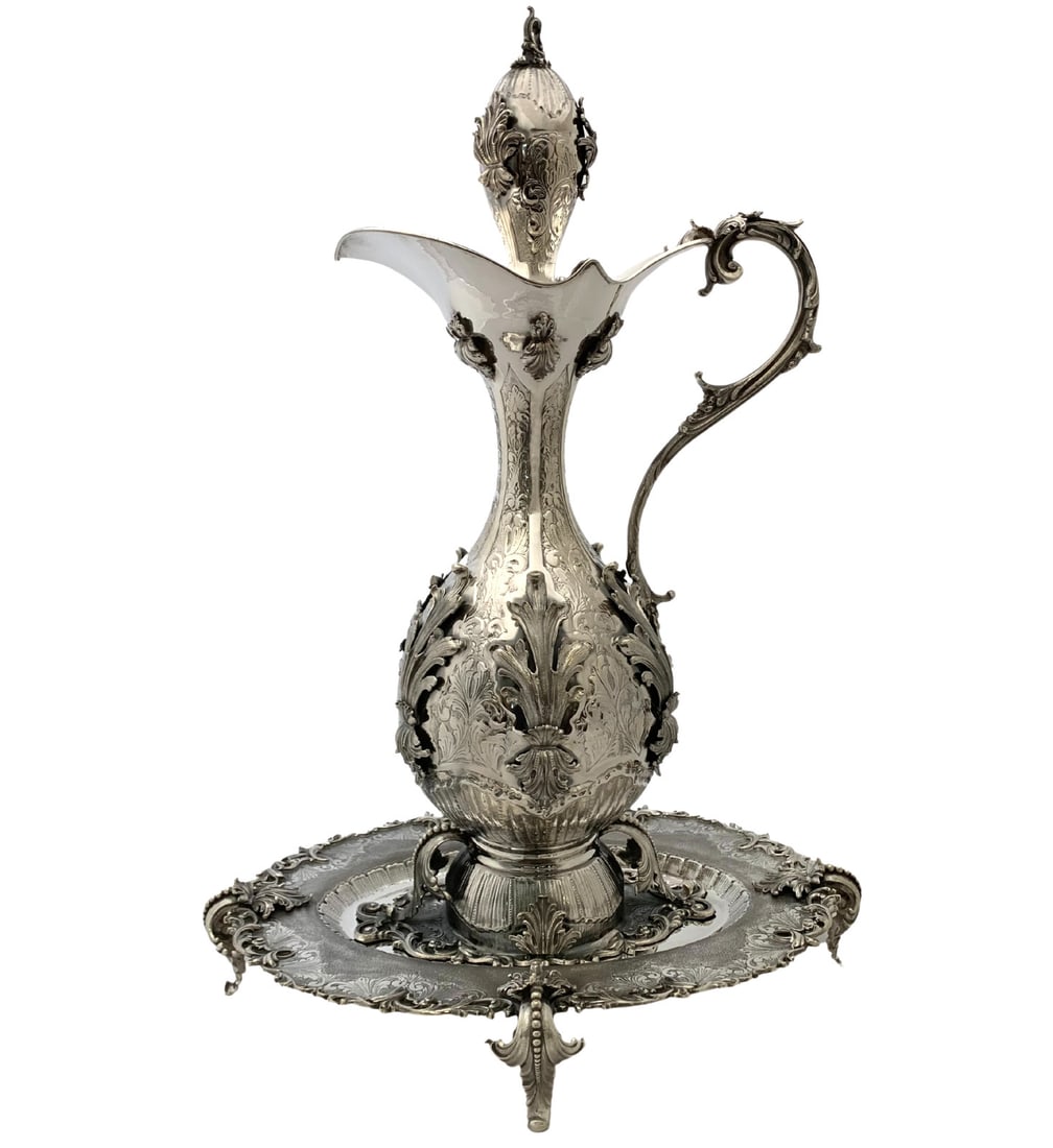 Italian 925 Sterling Silver Handmade Wine Bottle and Tray Set: Italian 925 Sterling Silver Handmade Wine Bottle and Tray Set This exquisite set features a fine Italian handmade wine bottle and tray crafted from 925 sterling silver. The intricate leaf applique cha