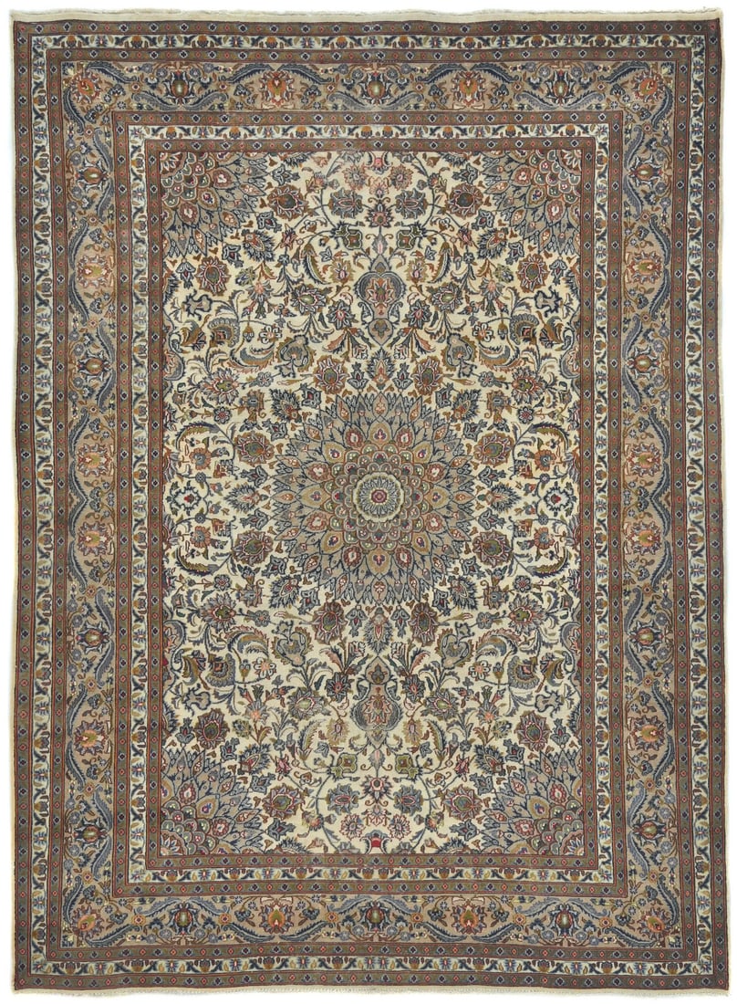 Vintage 1960s Hand-Knotted Wool Oriental Rug 8'0 x 10'10 Floral Design: Vintage 1960s Hand-Knotted Wool Oriental Rug 8'0 x 10'10 Floral Design This stunning distressed semi-antique wool Oriental rug features a vintage muted floral design in a harmonious palette of light p