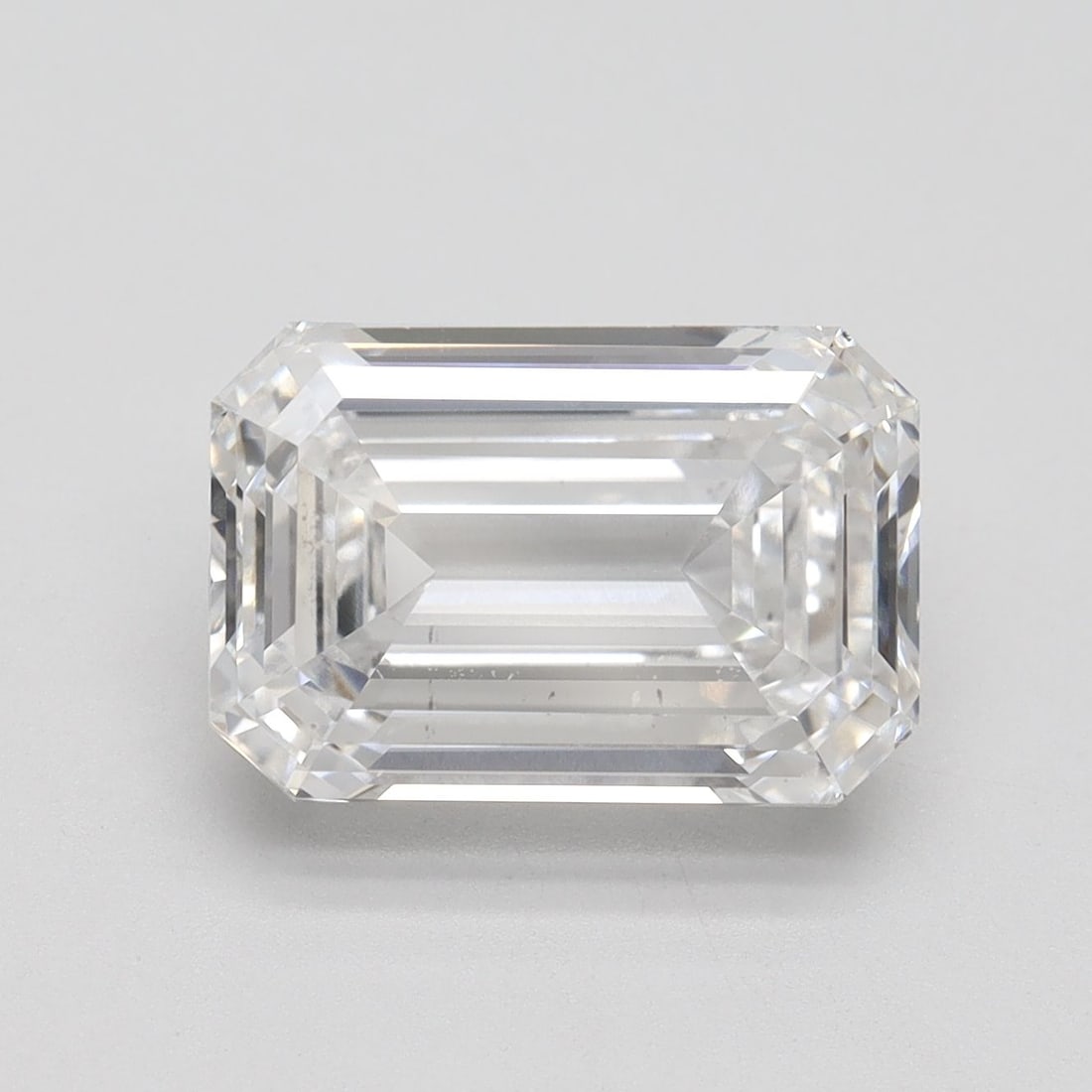 Loose Diamond - EMERALD 5.02ct D VS2: Loose Diamond - EMERALD 5.02ct D VS2 Source: This is a real non-mined Diamond that has been grown in a lab Shape: EMERALD Carats: 5.02 Color: D Clarity: VS2 Certification: IGI Video: