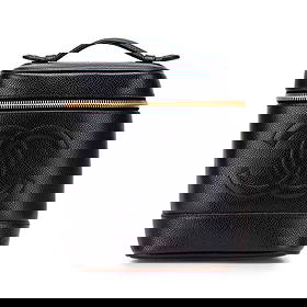 Chanel CC Caviar Vanity Case Black Leather Makeup Bag: Chanel CC Caviar Vanity Case Black Leather Makeup Bag Introducing the Chanel CC Caviar Vanity Case, a luxurious accessory crafted from premium caviar leather. This stylish vanity bag features a flat l