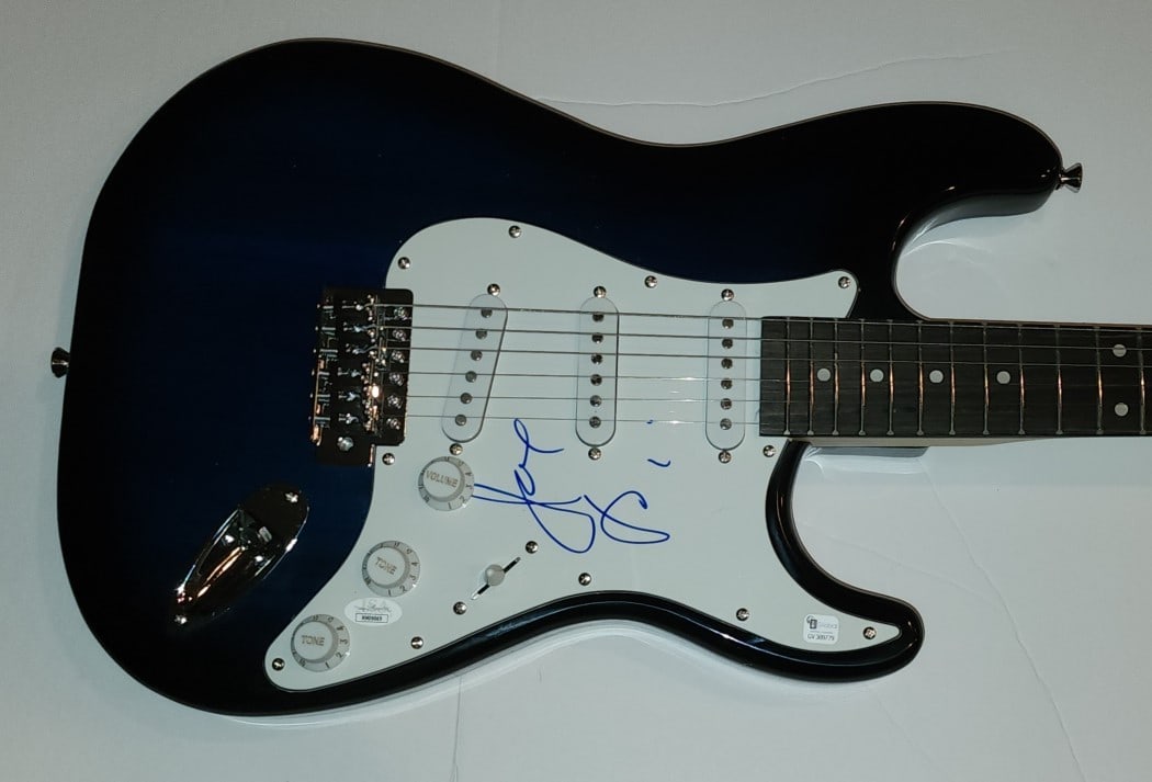 Joe Pesci Autographed Guitar JSA Authenticated Raging Bull Goodfellas Casino: Joe Pesci Autographed Guitar JSA Authenticated Raging Bull Goodfellas Casino This is an authentic guitar signed by Joe Pesci, the acclaimed actor known for his roles in iconic films such as "Raging Bu
