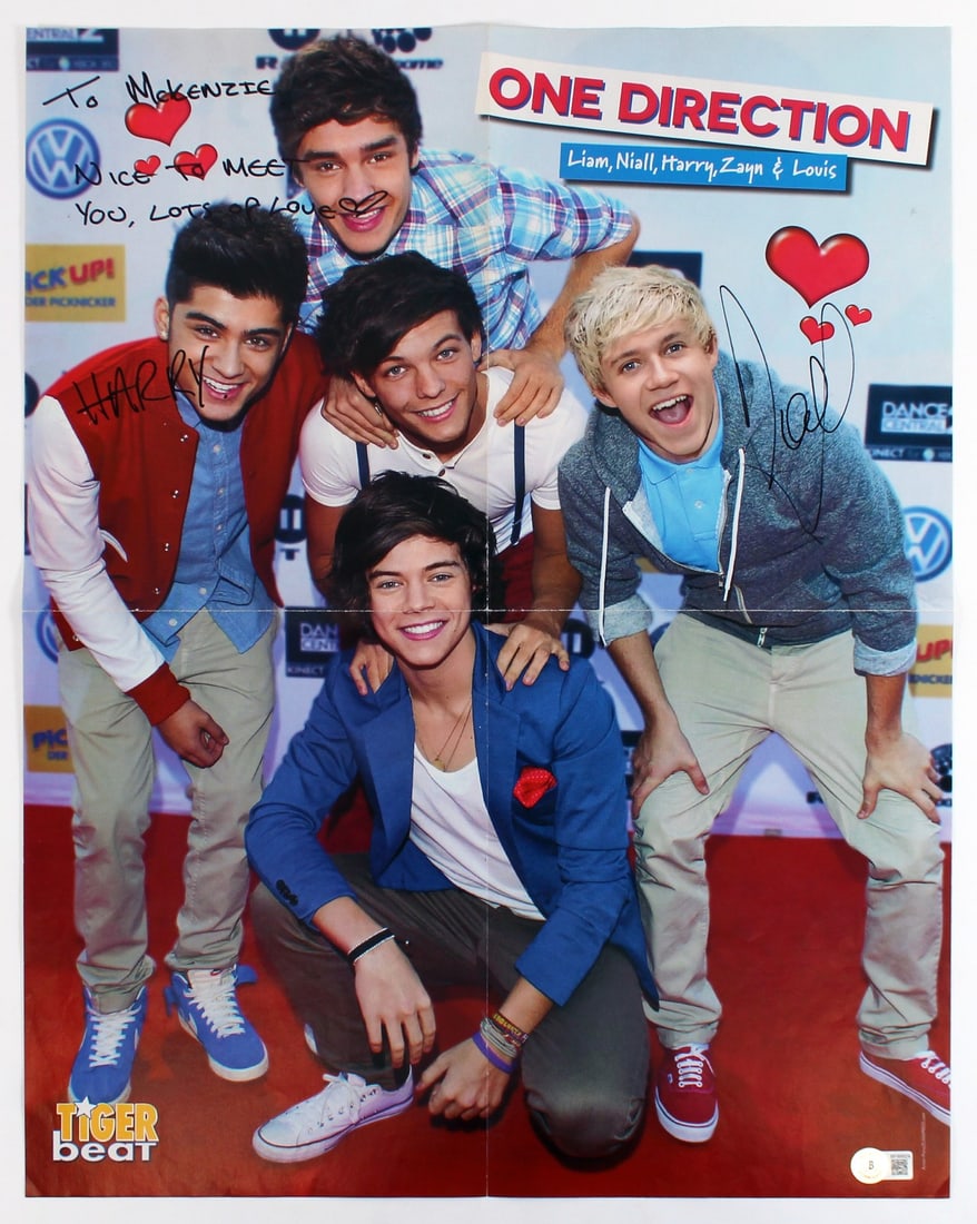One Direction Signed 16x20.5 Poster Harry Styles Niall Horan Beckett Authenticated: One Direction Signed 16x20.5 Poster Harry Styles Niall Horan Beckett Authenticated This original autographed 16x20.5 Tiger Beat poster features signatures from Niall Horan and Harry Styles of One Dire