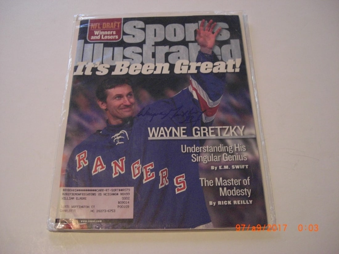 Wayne Gretzky Signed Sports Illustrated with COA New York Rangers: Wayne Gretzky Signed Sports Illustrated with COA New York Rangers This original Sports Illustrated magazine features Wayne Gretzky, a legendary hockey player, during his time with the New York Rangers